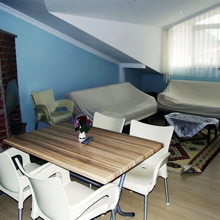 Lägenhetshotell Gurkan 4*