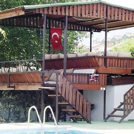 Gurkan Lägenhetshotell 4*